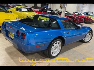 Used 1992 Chevrolet Corvette Coupe video 2