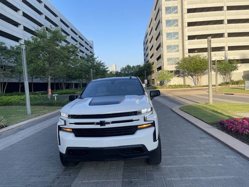 Used 2019 Chevrolet Silverado 1500 RST w/ All-Star Edition image 2
