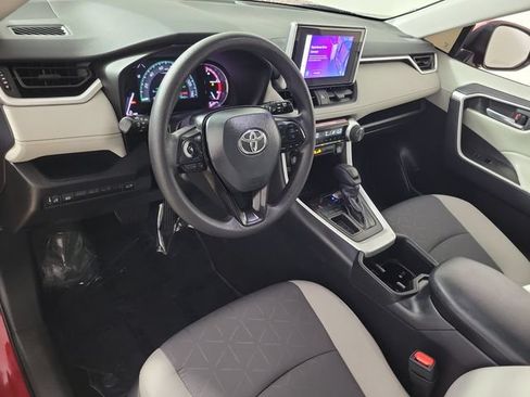Used 2024 Toyota RAV4 XLE w/ Convenience Package FWD image 18
