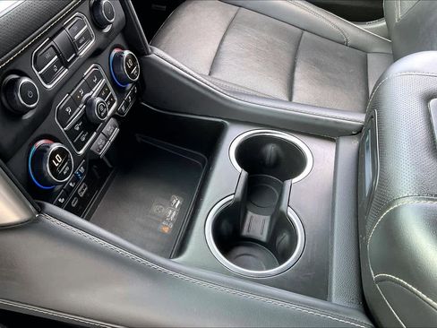 Used 2023 Chevrolet Suburban Premier RWD image 15