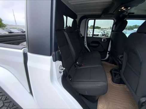 Used 2023 Jeep Gladiator Sport AWD/4WD image 19
