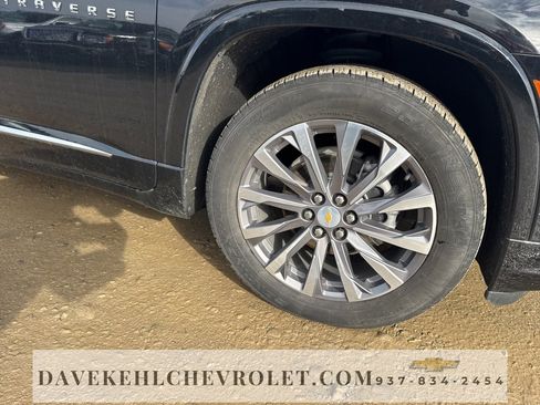 Used 2023 Chevrolet Traverse Premier image 61