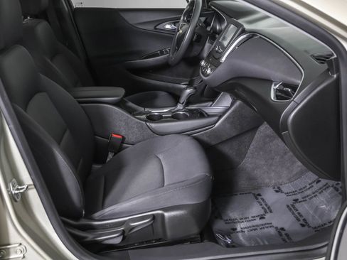 Used 2016 Chevrolet Malibu LT image 42