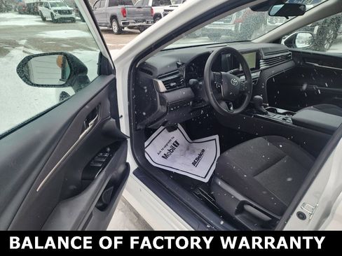 Used 2025 Toyota Camry SE image 17