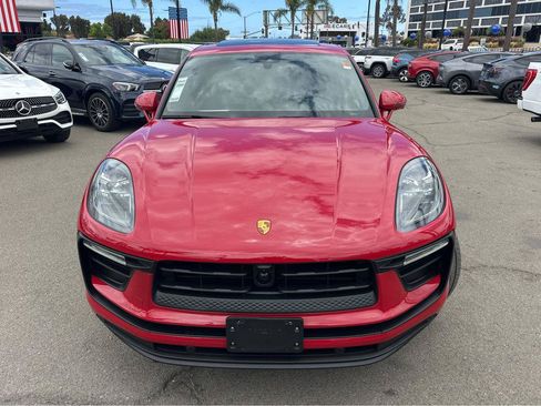 Used 2024 Porsche Macan w/ Premium Plus Package AWD/4WD image 2
