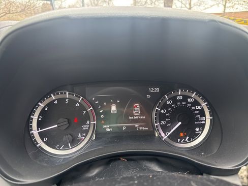 Used 2023 Toyota Highlander LE image 10