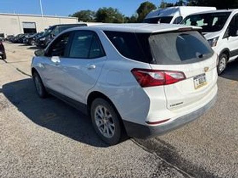 Used 2021 Chevrolet Equinox LS AWD/4WD image 4