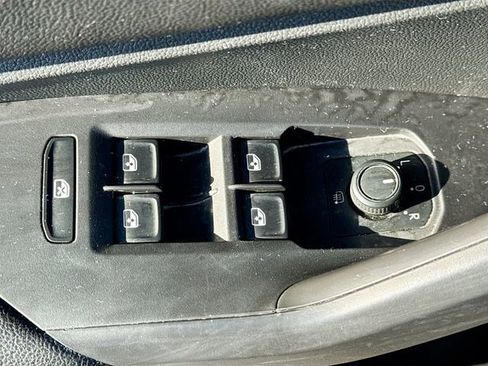 Used 2019 Volkswagen Jetta S image 18