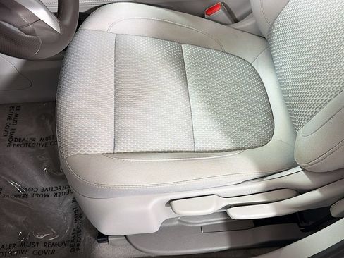 Used 2022 GMC Acadia SLE FWD image 19