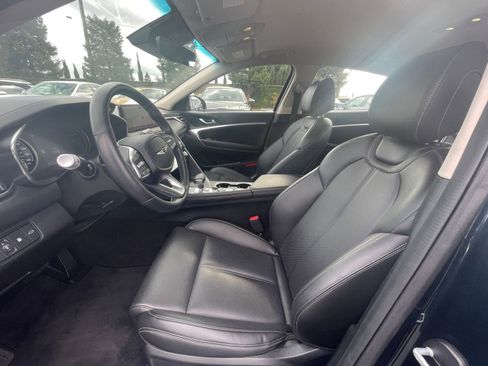 Used 2025 Genesis G70 2.5T image 22