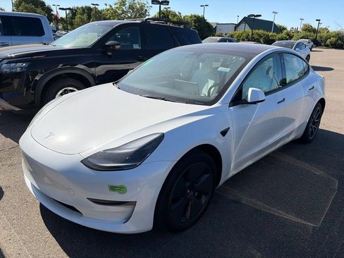 Used 2023 Tesla Model 3 Standard Range RWD image 3