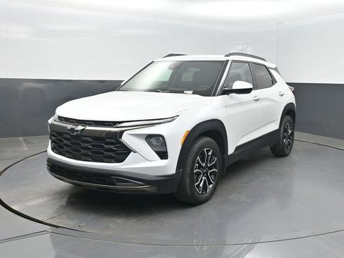 Used 2024 Chevrolet TrailBlazer ACTIV w/ Convenience Package FWD image 1