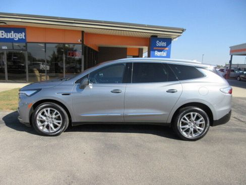 Used 2024 Buick Enclave Premium w/ Experience Buick Package image 2