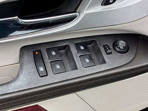 Used 2012 Chevrolet Equinox LS FWD image 13