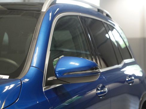 Used 2026 Mercedes-Benz GLB 250 4MATIC image 7