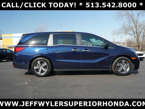 Used 2024 Honda Odyssey EX image 2