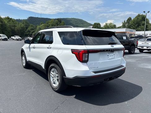 New 2026 Ford Explorer Active RWD image 7