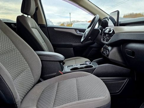 Used 2020 Ford Escape SE image 23