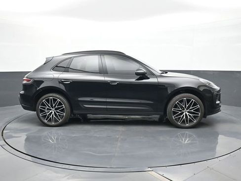 Certified 2024 Porsche Macan AWD/4WD image 24