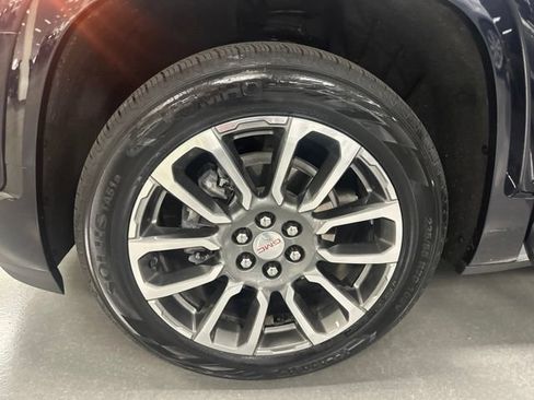 Used 2022 GMC Acadia Denali w/ Denali Technology Package FWD image 27