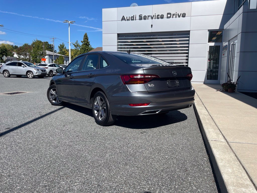 Used 2019 Volkswagen Jetta R-Line w/ R-Line Cold Weather Package FWD image 15