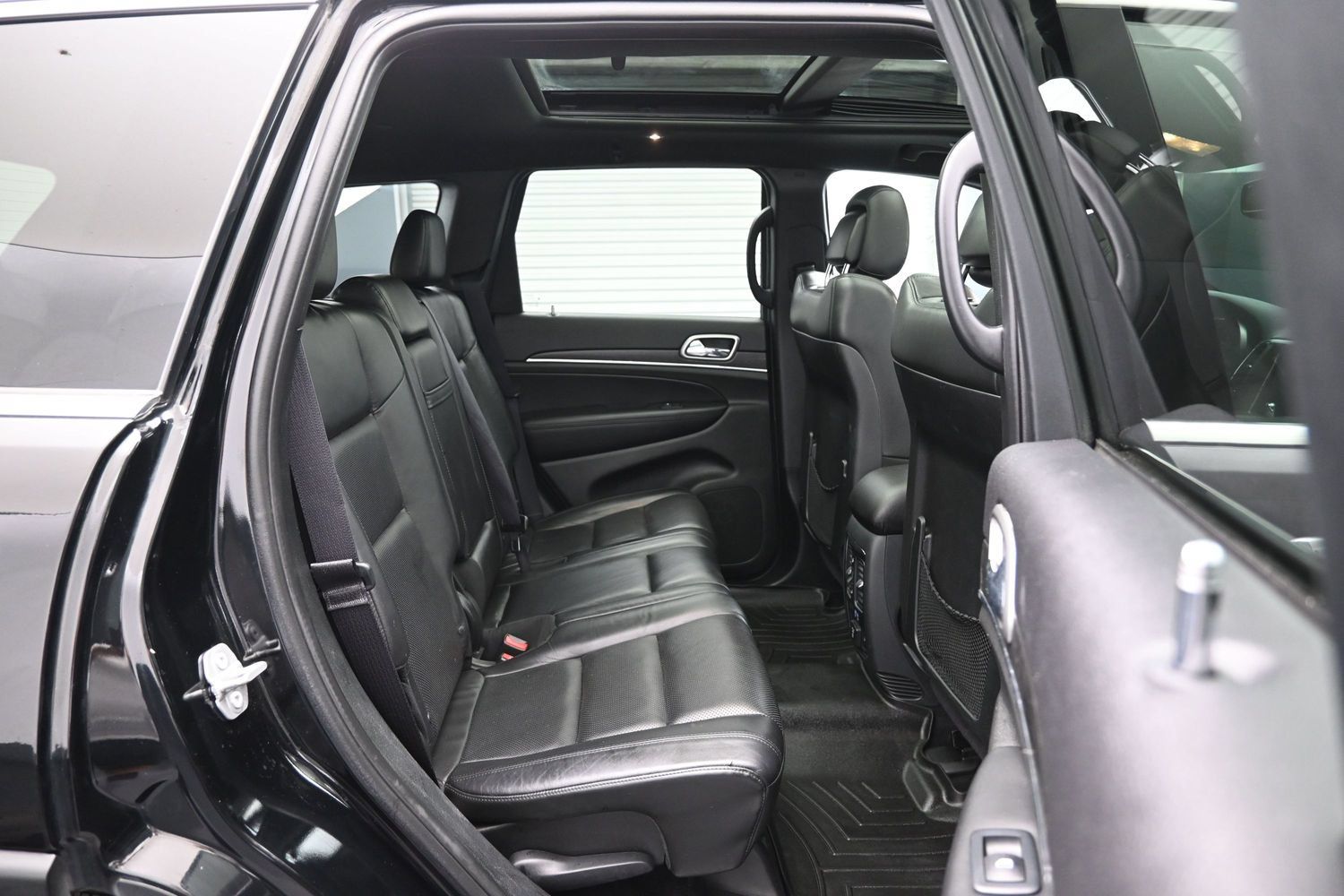 Used 2018 Jeep Grand Cherokee Limited w/ Luxury Group II RWD image 12