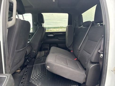 Used 2024 Chevrolet Silverado 2500 LT AWD/4WD image 9