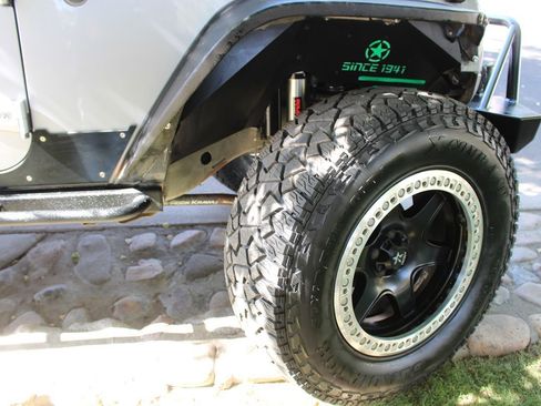 Used 2013 Jeep Wrangler Unlimited Rubicon AWD/4WD image 54