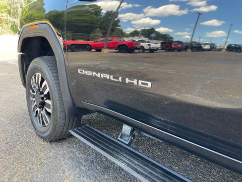Used 2024 GMC Sierra 2500 Denali Ultimate w/ Max Trailering Package AWD/4WD image 14