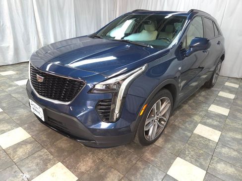 Used 2019 Cadillac XT4 Sport AWD/4WD image 2