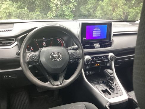 Used 2023 Toyota RAV4 XLE AWD/4WD image 10