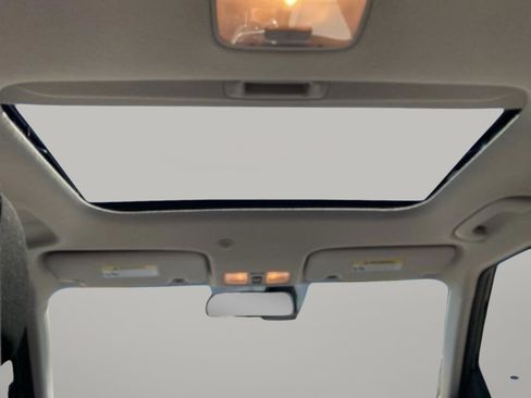 New 2026 Hyundai Venue SEL FWD image 32