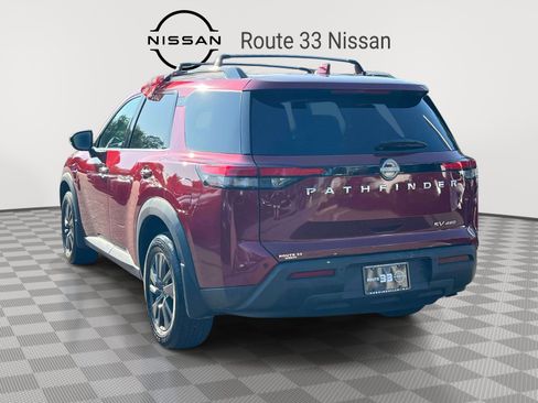 Used 2023 Nissan Pathfinder SV AWD/4WD image 3