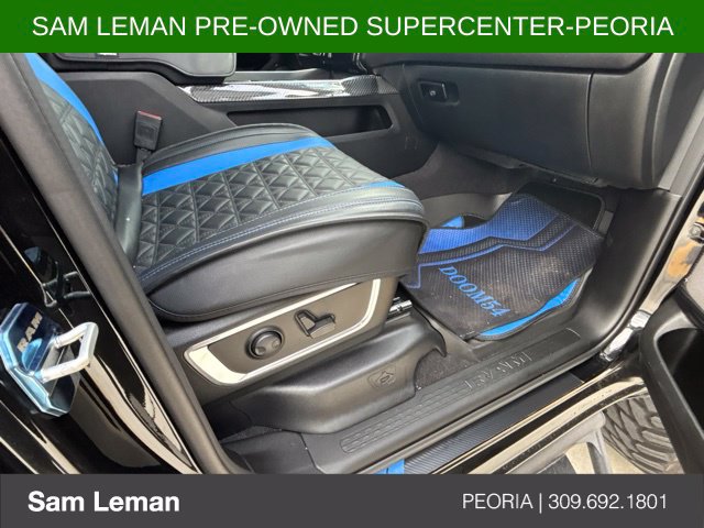 Used 2025 RAM 1500 Laramie w/ Night Edition AWD/4WD image 14