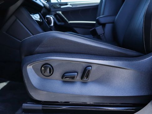 Certified 2023 Volkswagen Tiguan SE R-Line FWD image 18