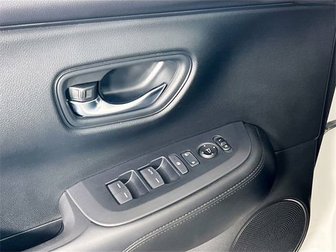 Certified 2023 Honda HR-V LX image 18