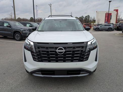 New 2026 Nissan Pathfinder Platinum image 9