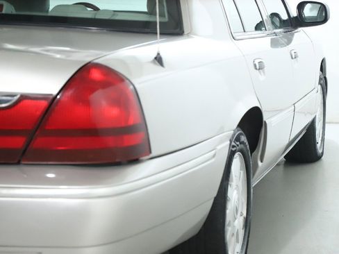 Used 2005 Mercury Grand Marquis LS image 10