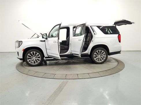 Used 2023 GMC Yukon Denali image 12