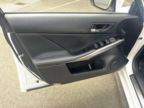 Used 2016 Lexus IS 200t RWD image 6