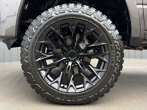 Used 2025 RAM 1500 Laramie w/ Sport Appearance Package image 9