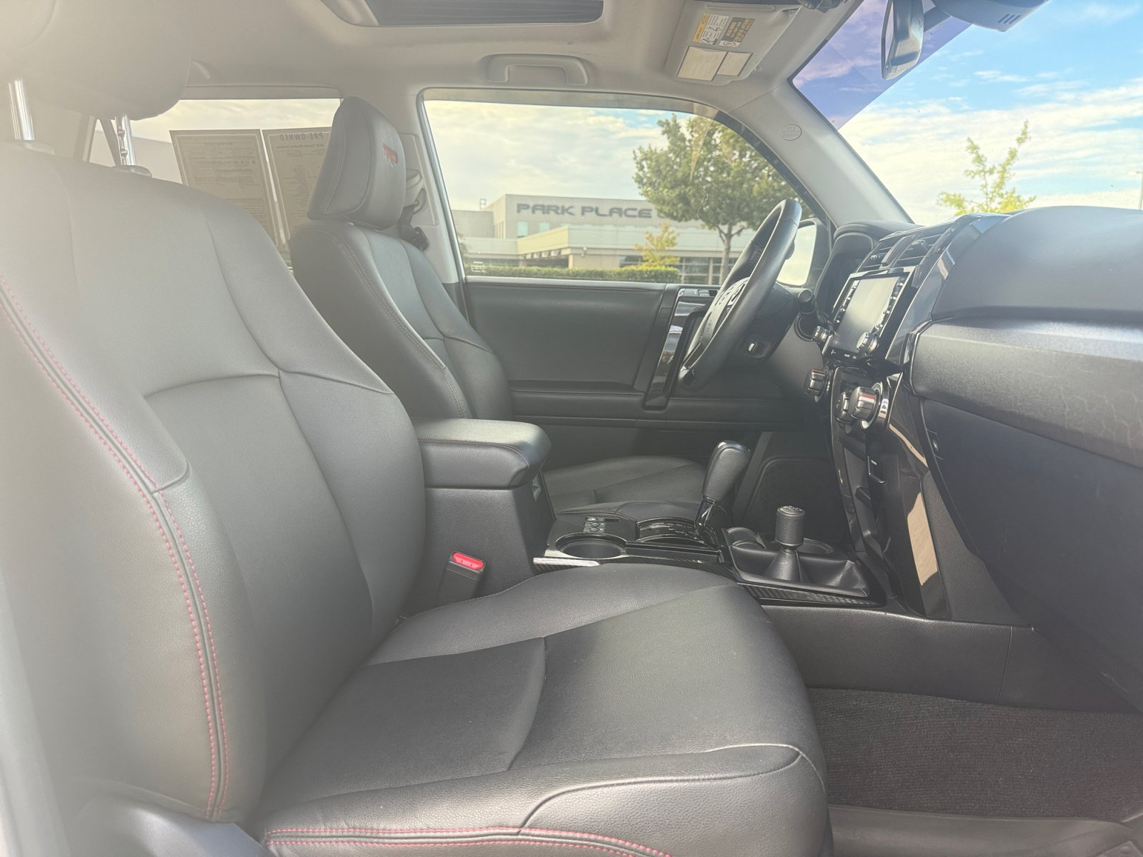 Used 2020 Toyota 4Runner Venture w/ Moonroof Package AWD/4WD image 32