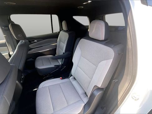 Used 2026 Chevrolet Traverse LT w/ Driver Confidence Package FWD image 19