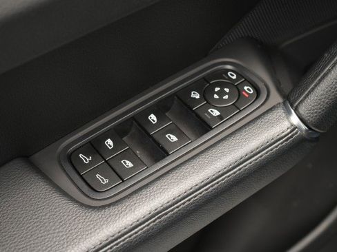 Used 2023 Porsche Cayenne Platinum Edition AWD/4WD image 23