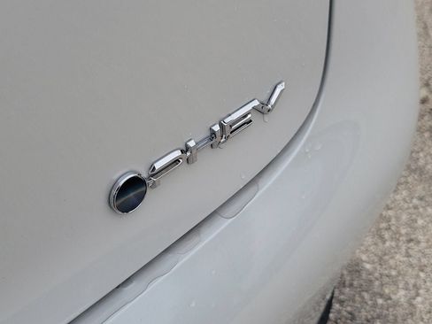 New 2026 Toyota Prius Plug-In Hybrid FWD image 7