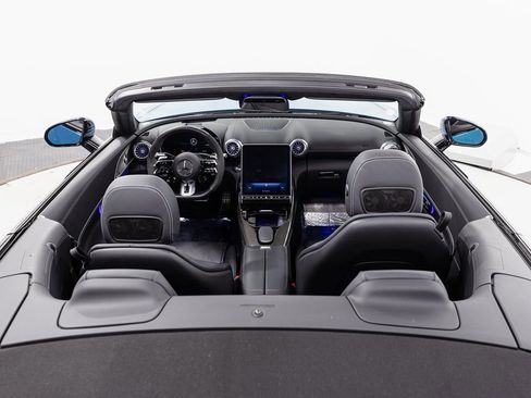 Certified 2023 Mercedes-Benz SL 63 AMG 4MATIC w/ Driver Assistance Package image 27