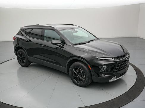 Used 2023 Chevrolet Blazer LT w/ Convenience Package FWD image 2