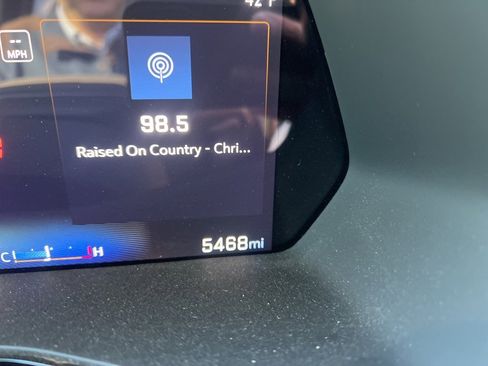 Used 2024 Chevrolet Colorado LT w/ LT Convenience Package II image 28