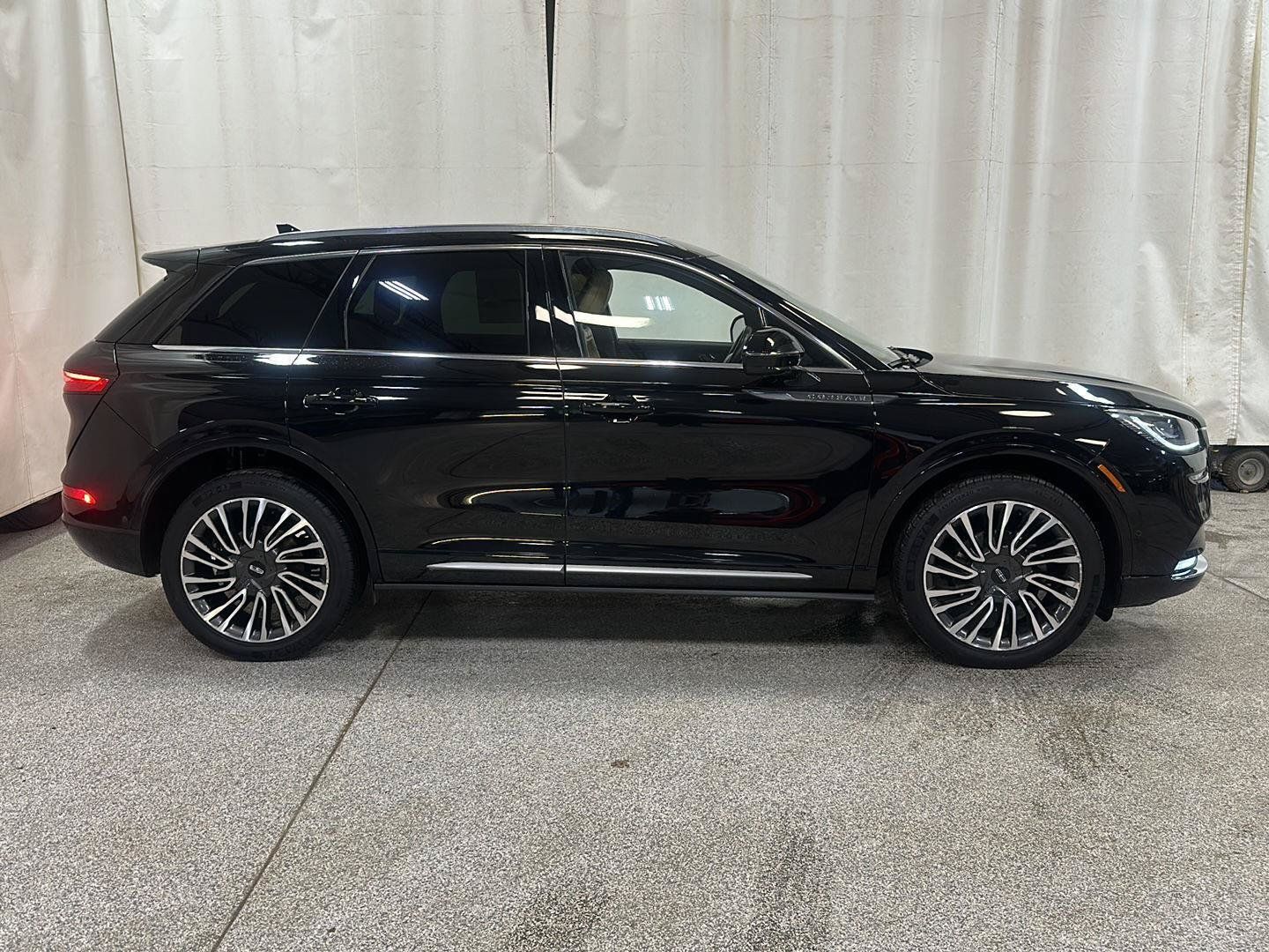 Used 2020 Lincoln Corsair Reserve w/ Equipment Group 201A AWD/4WD image 6