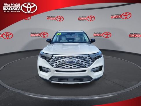 Used 2023 Ford Explorer Platinum w/ Technology Package AWD/4WD image 3